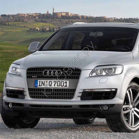 Бампер передний в цвет кузова Audi Q7 (2006-2015) под омыватели и парктроники